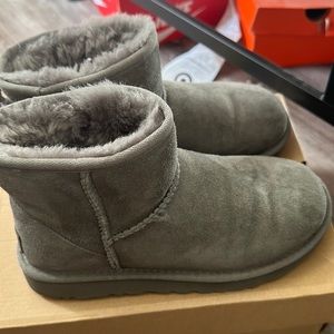 UGG Women's Classic Mini II Winter Boot